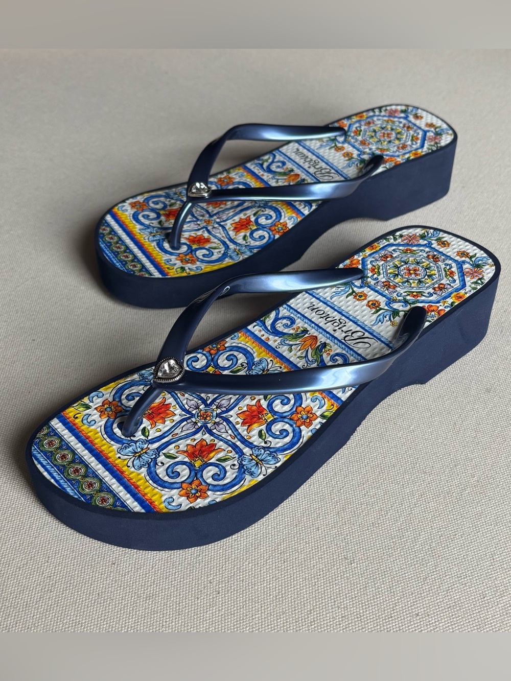 Brighton Museum Navy Blue Italian Tile Wedge Flip Flops Sandals Size 7 NWOT